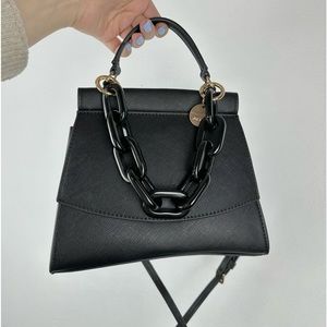Aldo bag ! New condition, faux leather, black/gold
